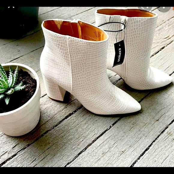 Express Shoes - Express Size 10 Croc Boots NWT